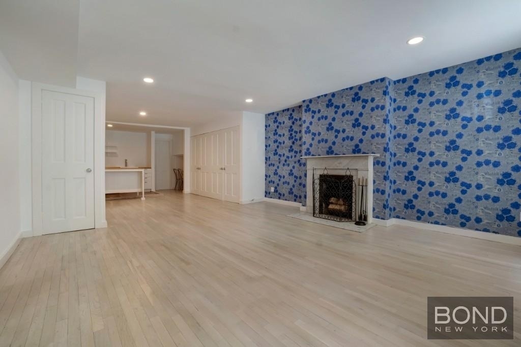 233 E 18th Street - Photo 4