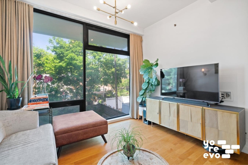 269 Kingsland Avenue - Photo 1