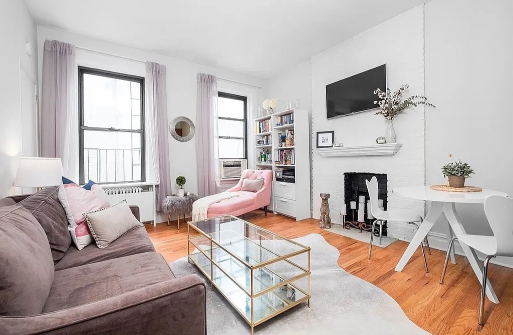 164 8th Avenue - Photo 0