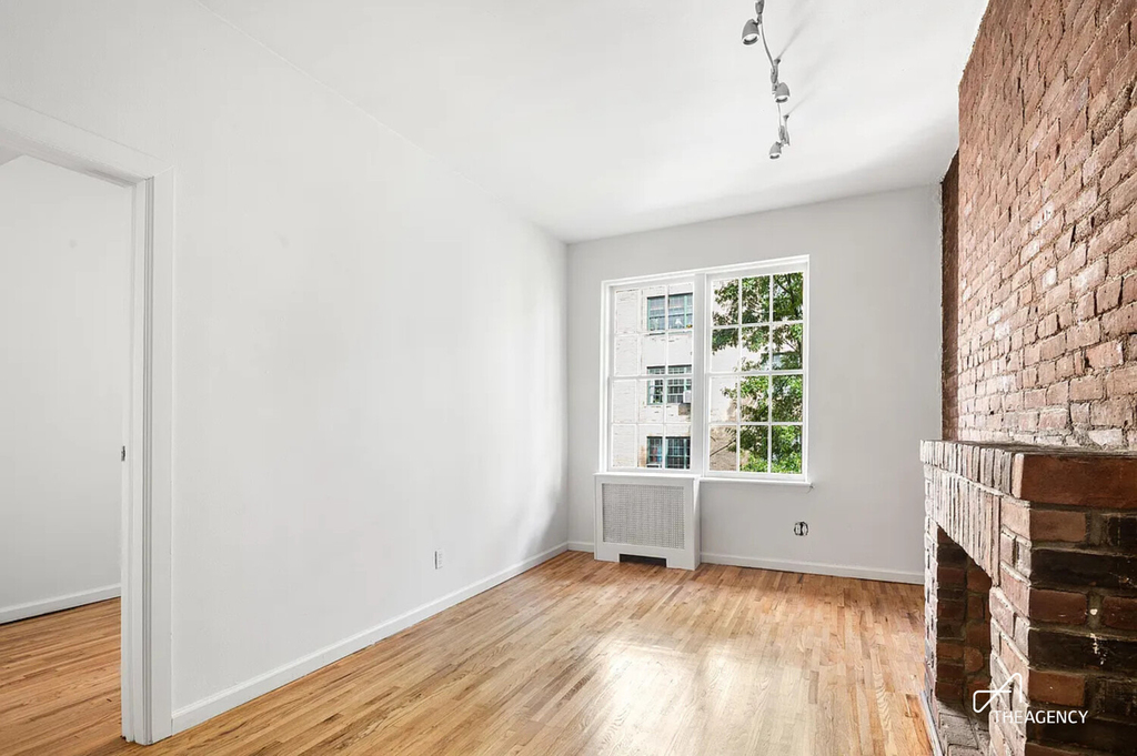 61 W 85th Street - Photo 1