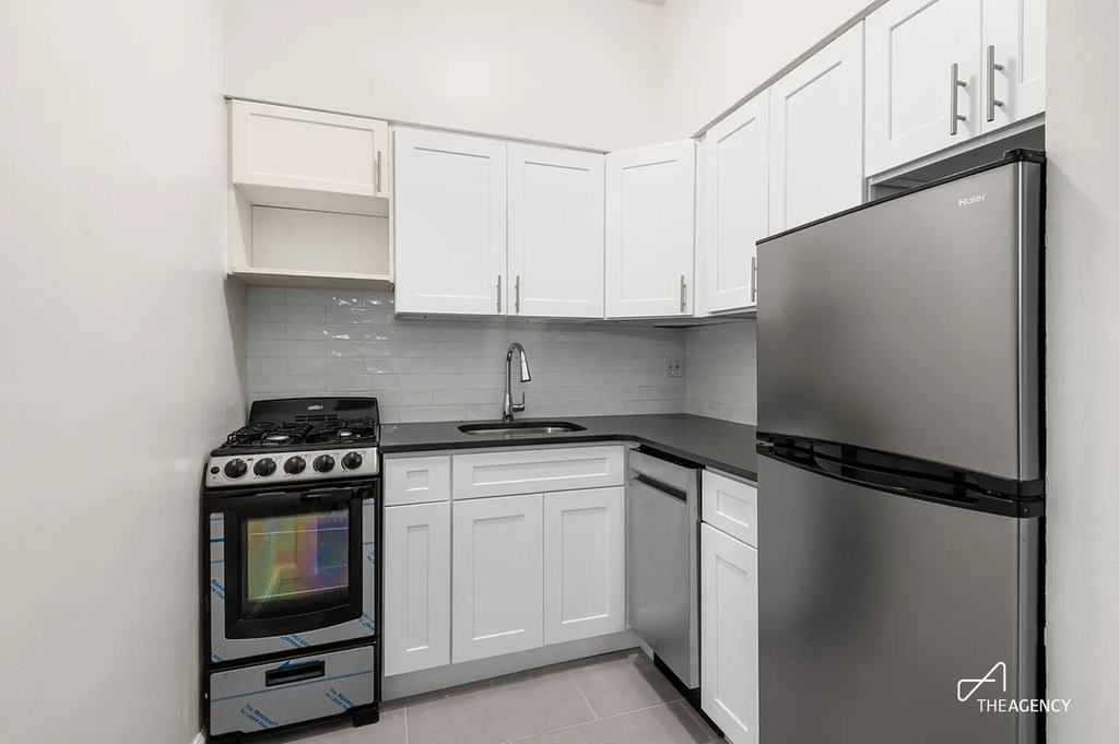 61 W 85th Street - Photo 3
