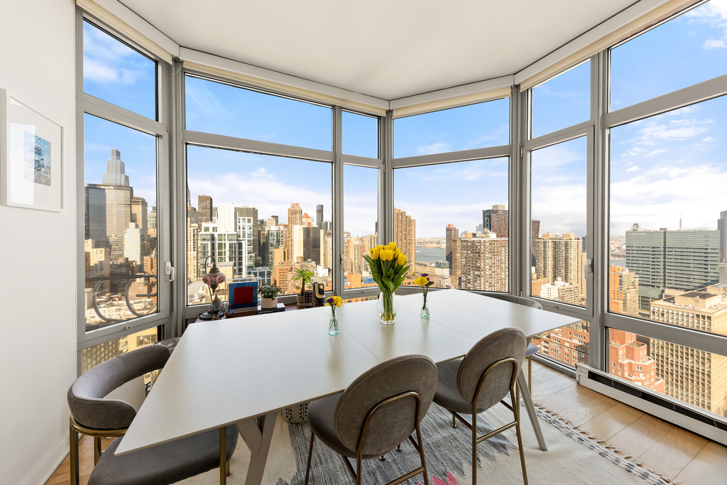 200 E 32nd Street - Photo 3