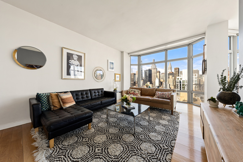 200 E 32nd Street - Photo 6