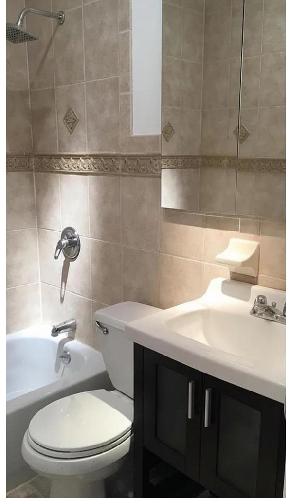 704 Degraw Street - Photo 9