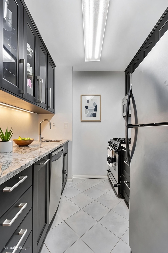 1 Irving Place - Photo 2