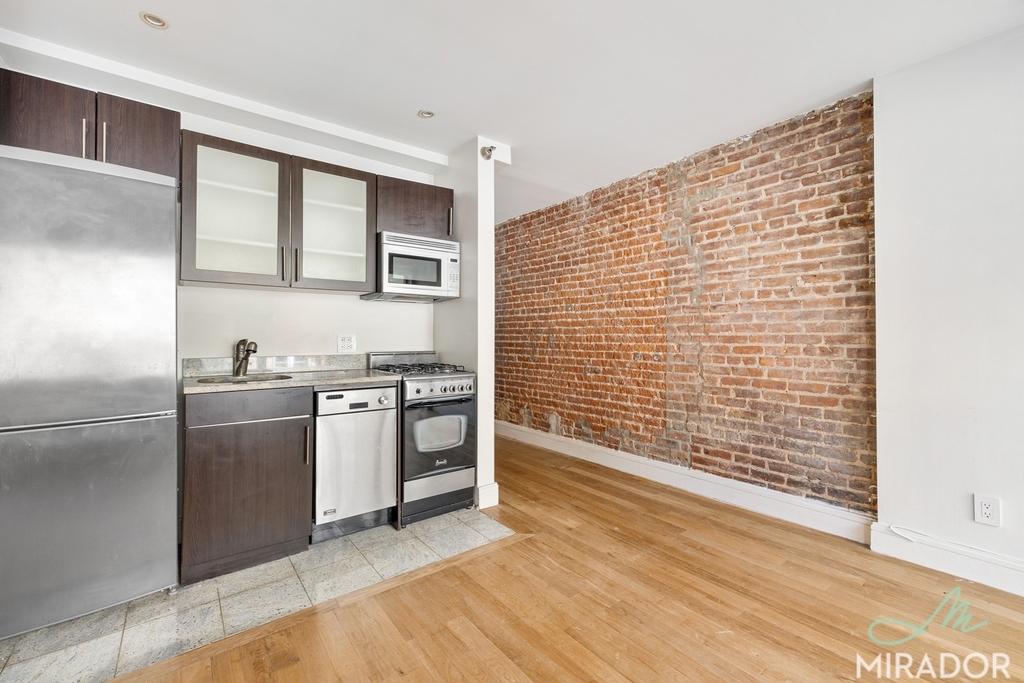 636 E 11th Street - Photo 11