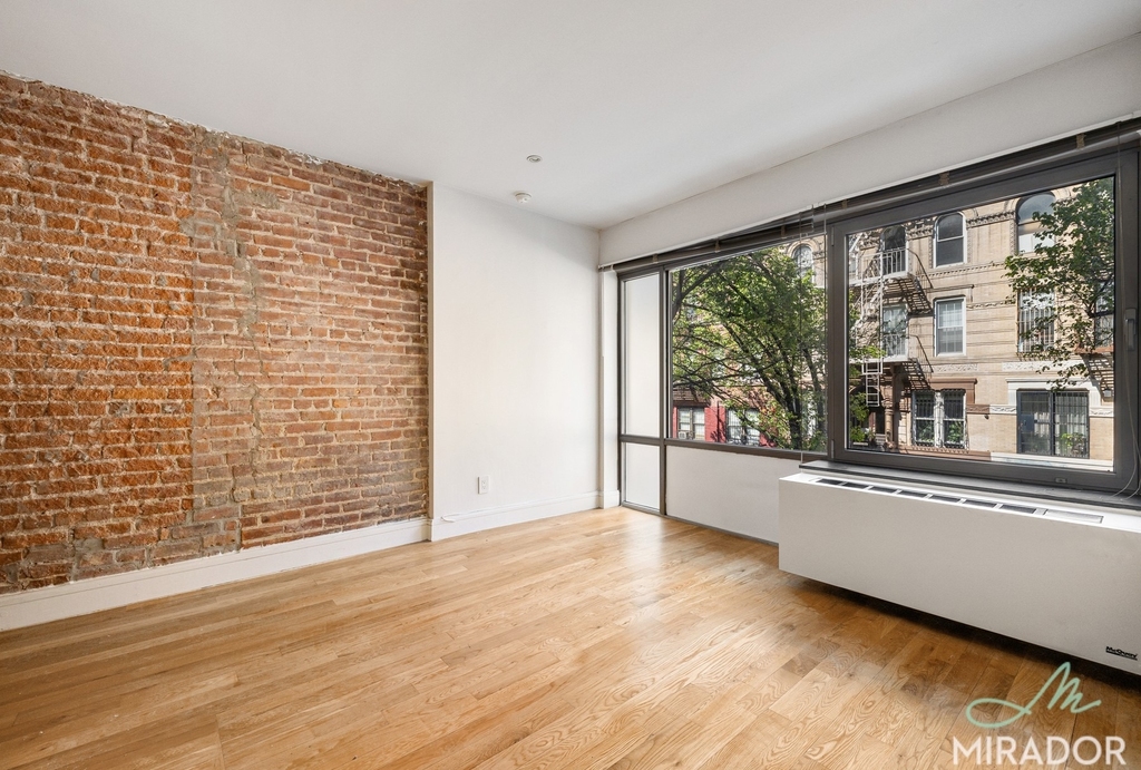636 E 11th Street - Photo 9