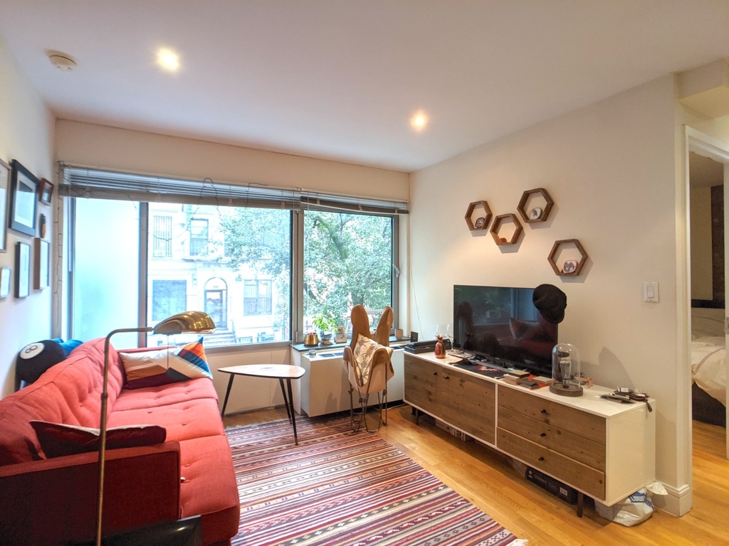 636 E 11th Street - Photo 16