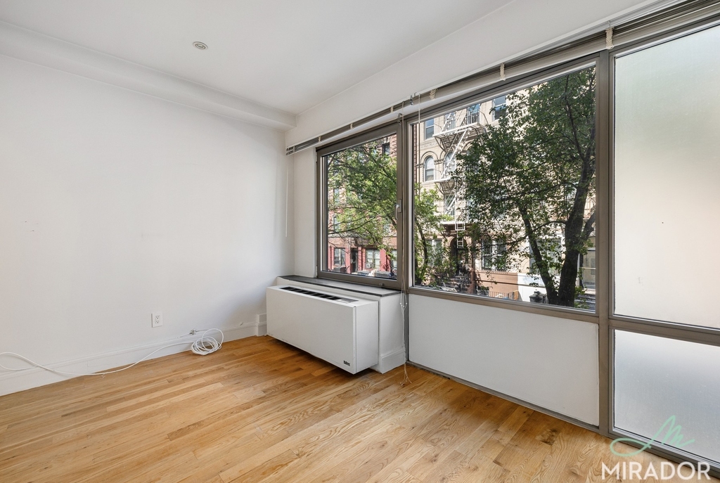 636 E 11th Street - Photo 14
