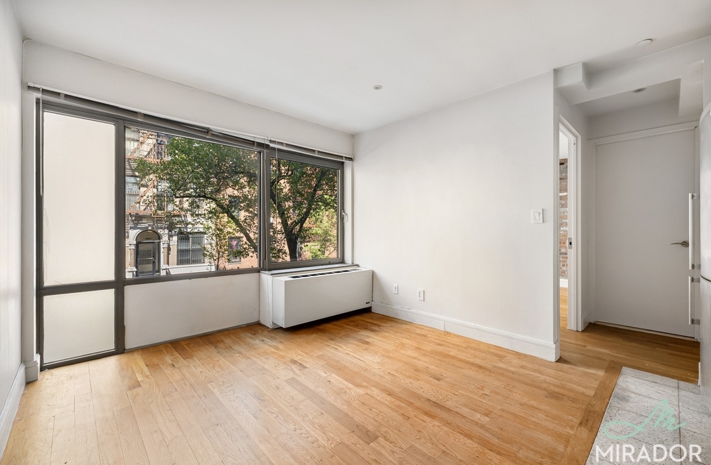 636 E 11th Street - Photo 8