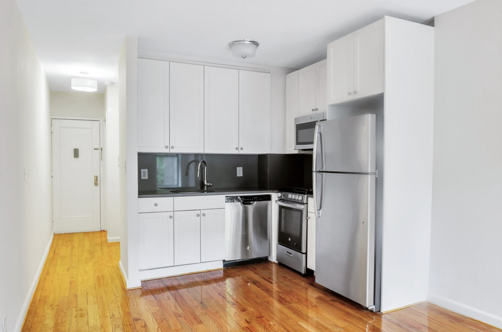  West 49th Street - Photo 1