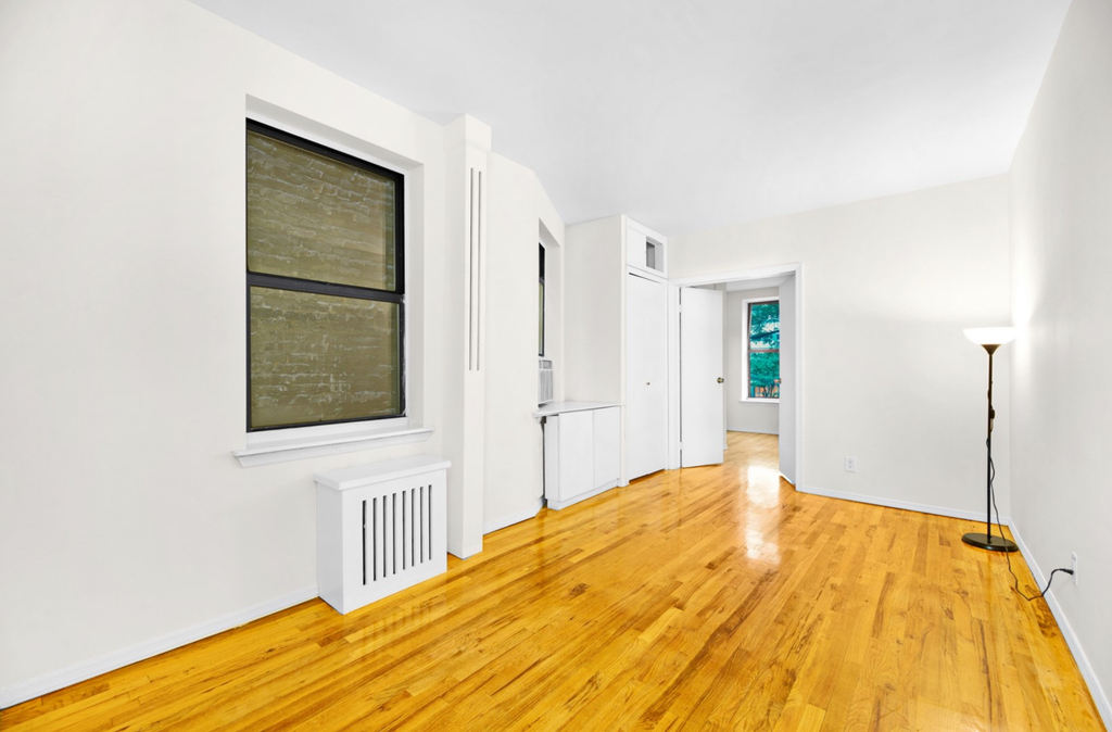 West 49th Street - Photo 3