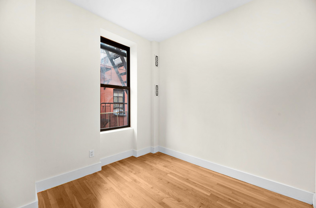  West 45th Street - Photo 4