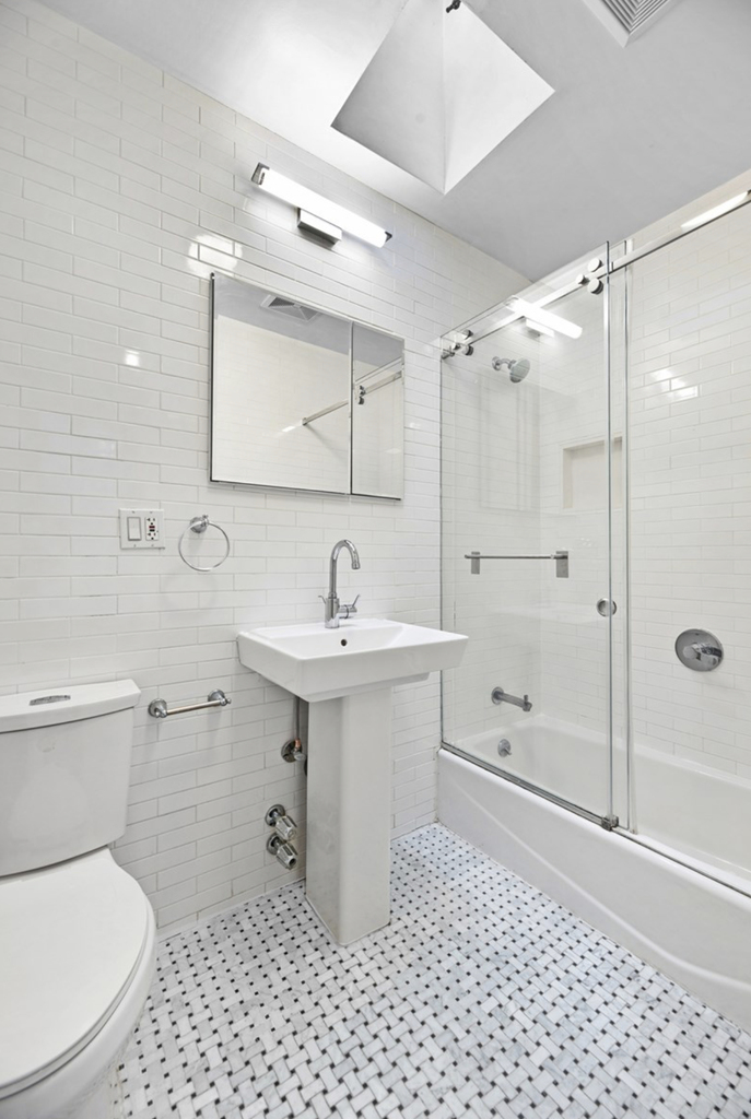  West 45th Street - Photo 5
