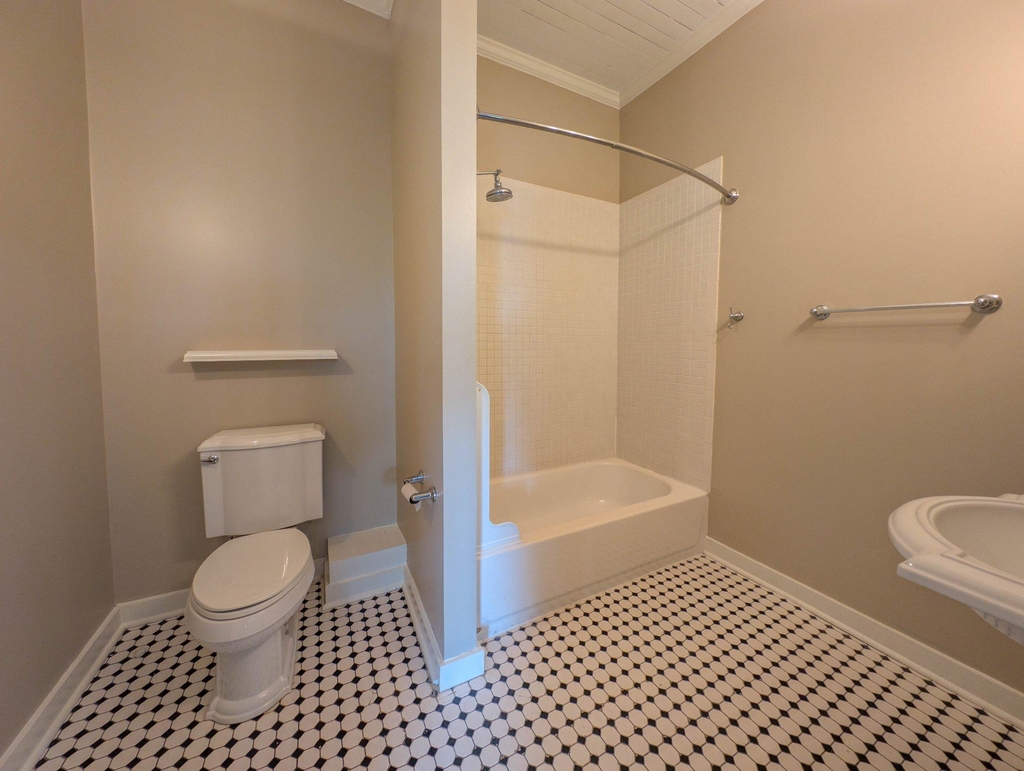 170 E Davis Street - Photo 9