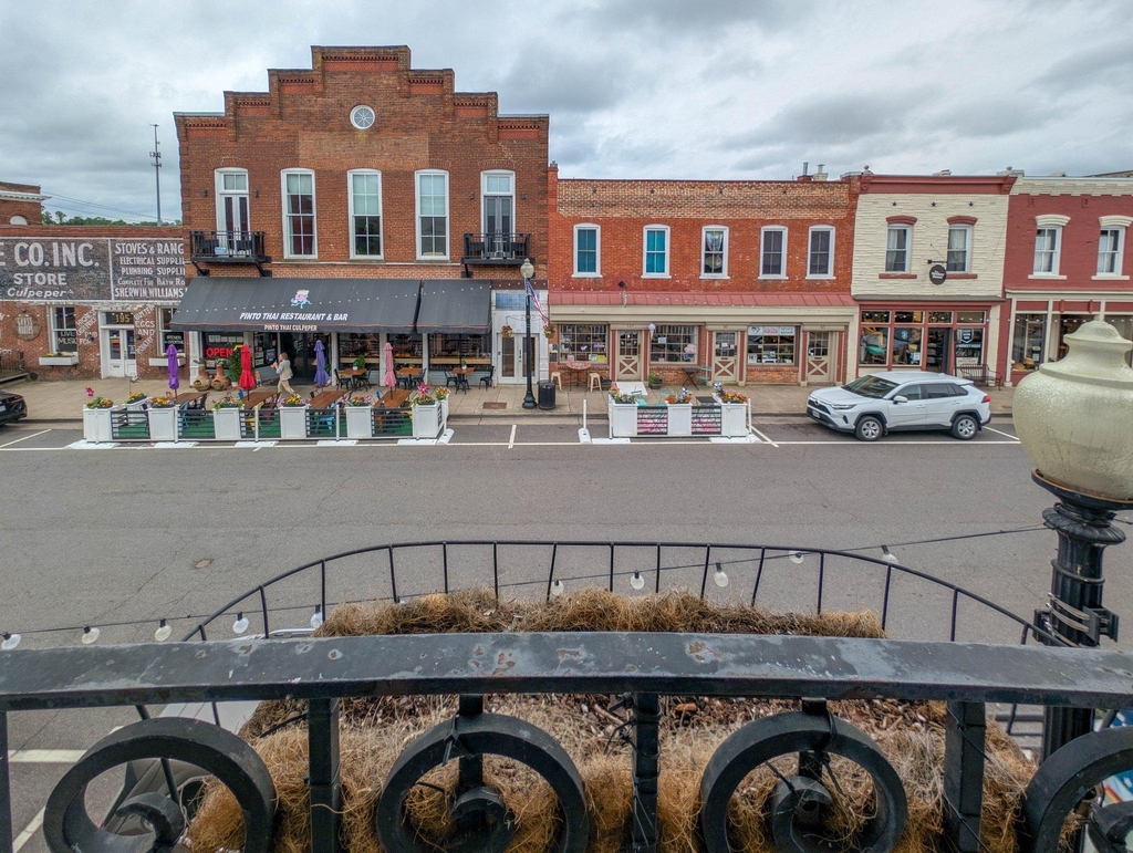 170 E Davis Street - Photo 0