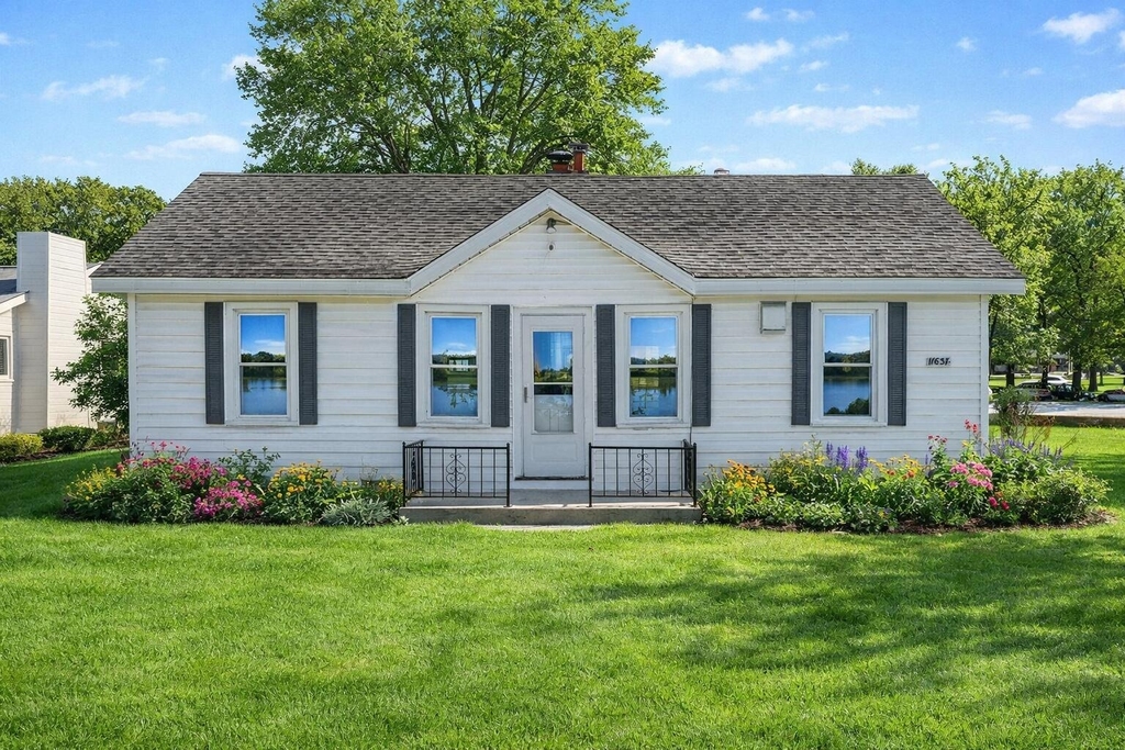 11637 Algonquin Drive - Photo 1