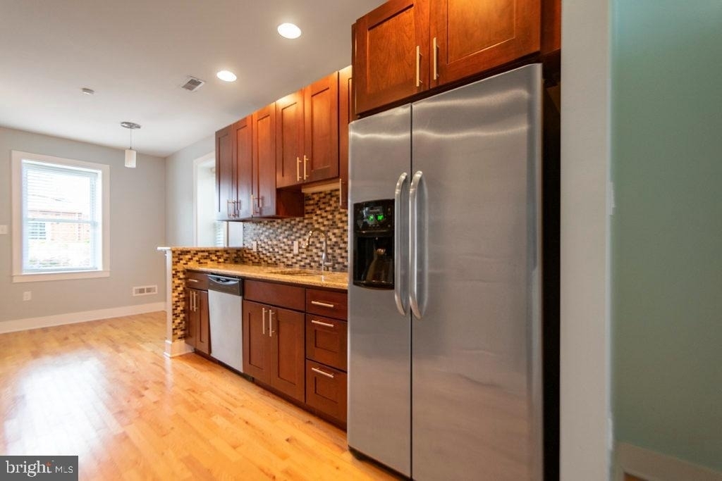 2147 Ellsworth Street - Photo 5