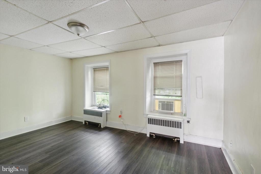 448 Krams Avenue - Photo 9