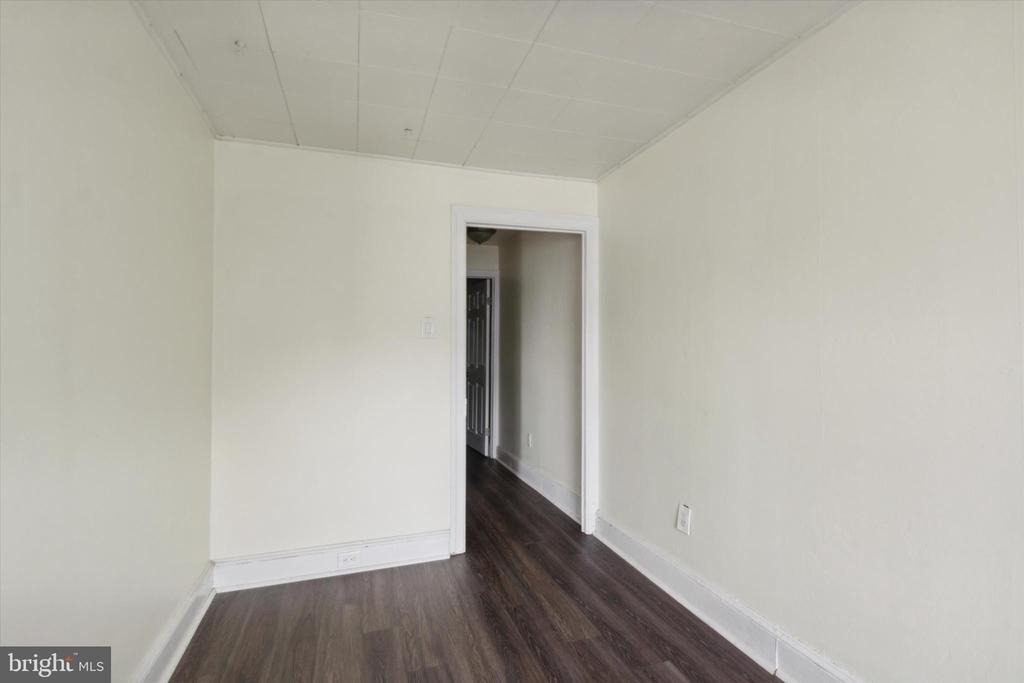 448 Krams Avenue - Photo 6