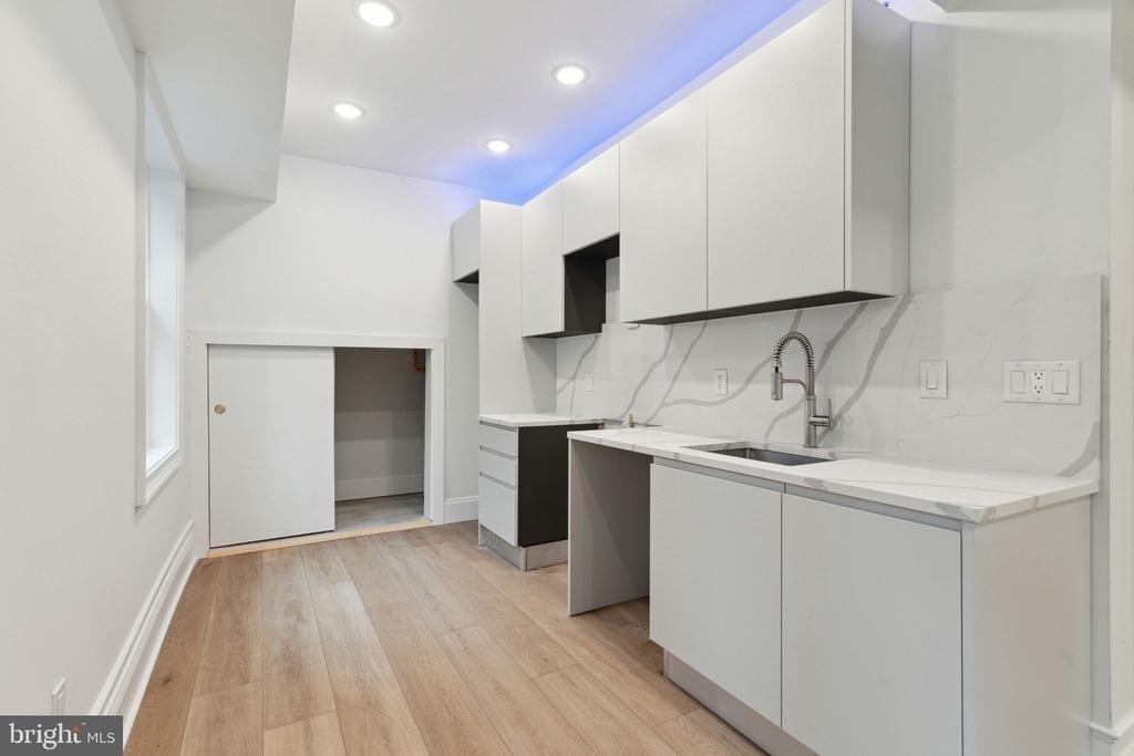 1822 Chestnut Street - Photo 1