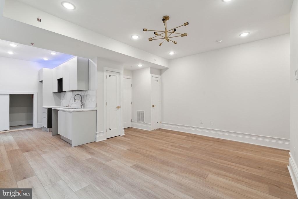 1822 Chestnut Street - Photo 0