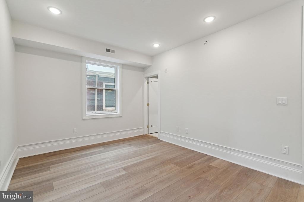 1822 Chestnut Street - Photo 18