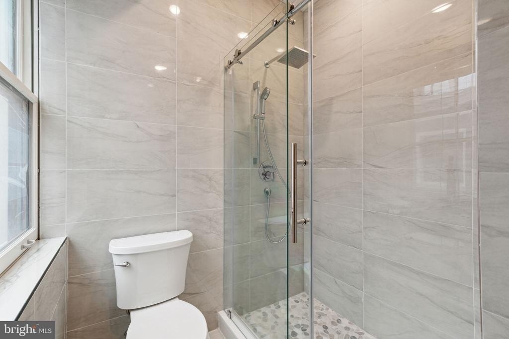 1822 Chestnut Street - Photo 25