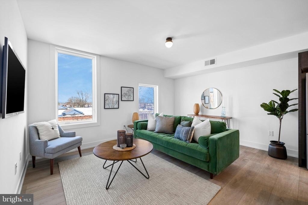 5200 Chester Avenue - Photo 6