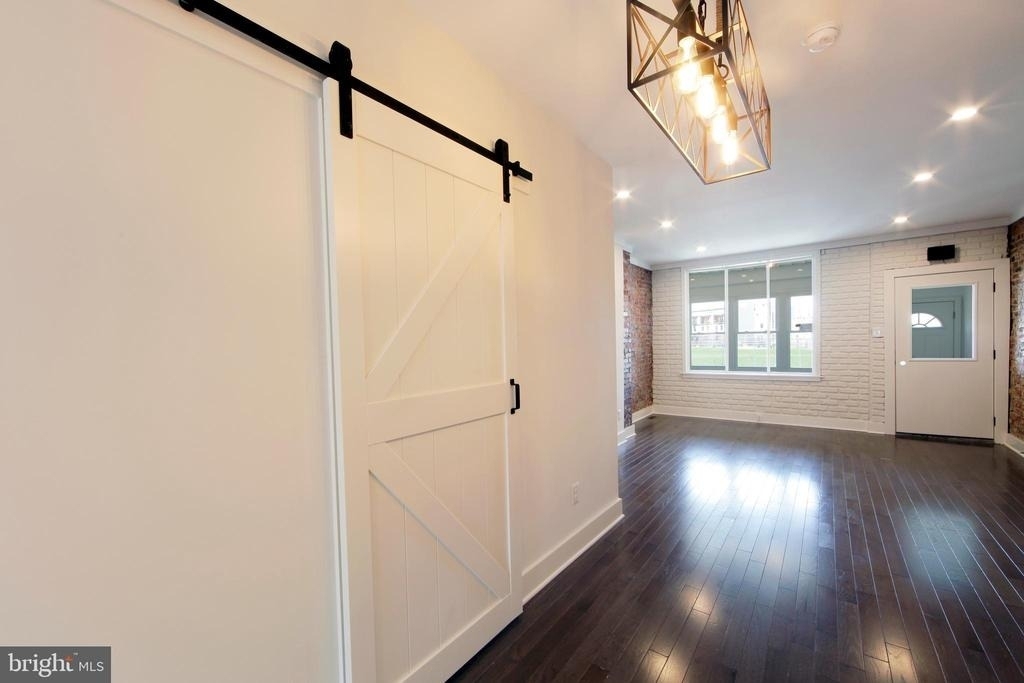 2677 Aramingo Avenue - Photo 11