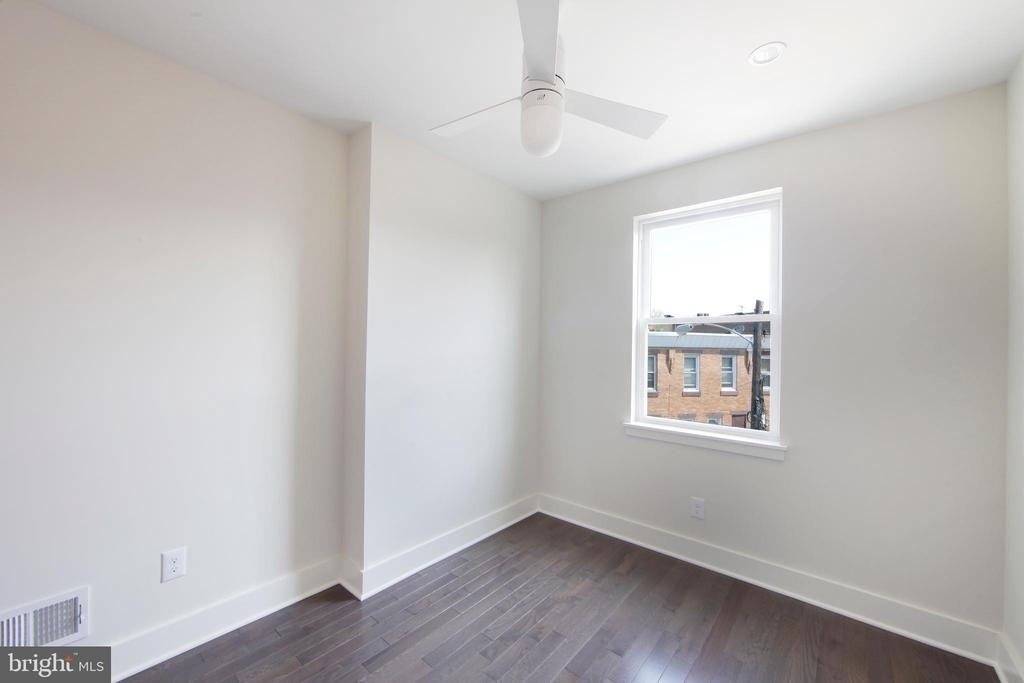 2677 Aramingo Avenue - Photo 21