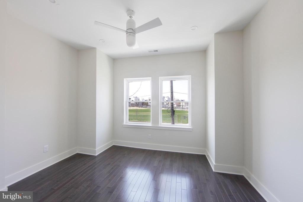 2677 Aramingo Avenue - Photo 18
