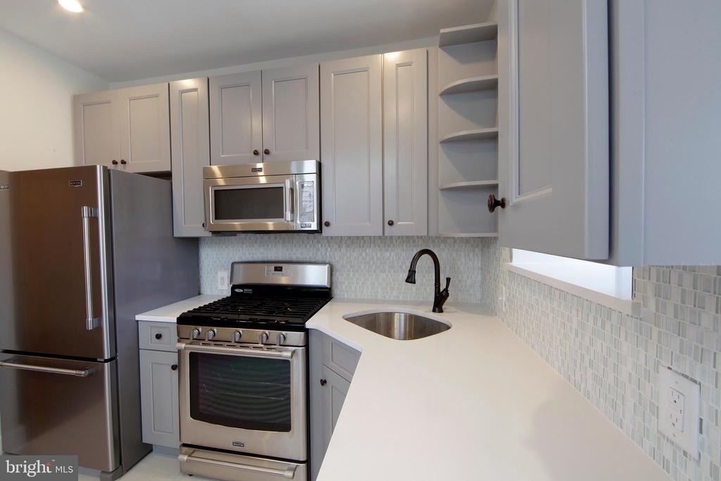 2677 Aramingo Avenue - Photo 8