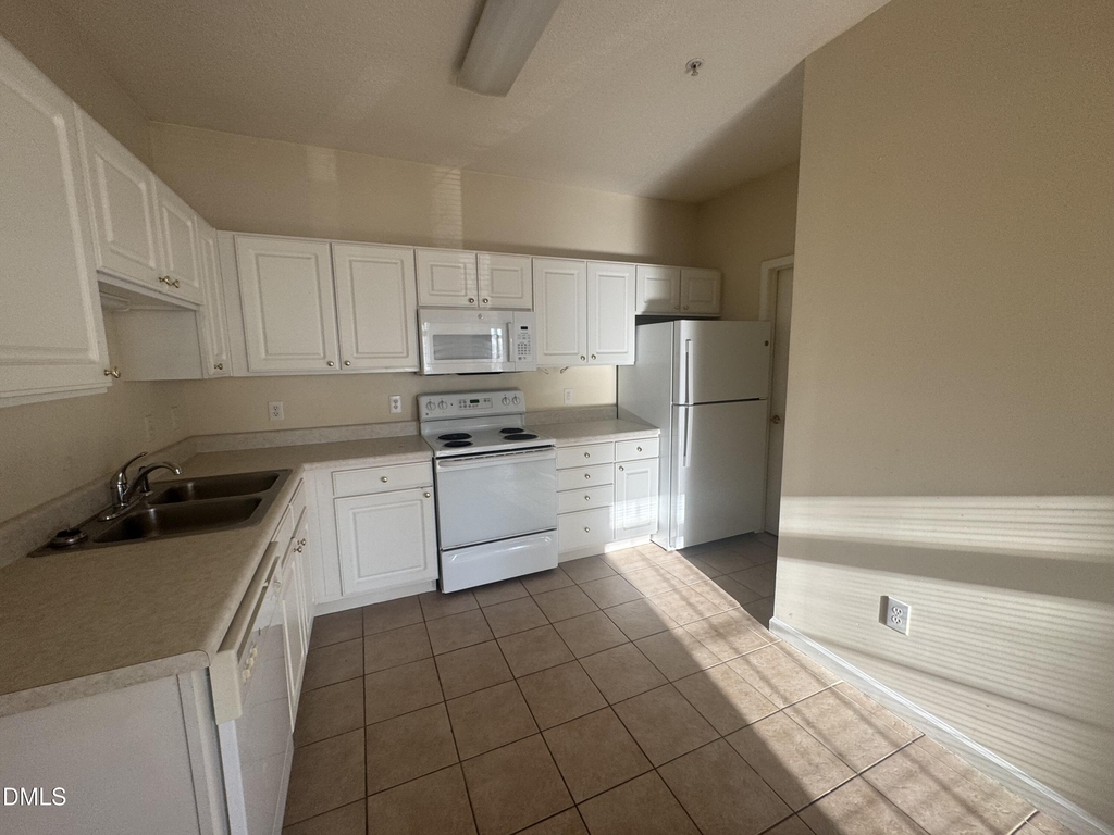 2510 Friedland Place - Photo 5