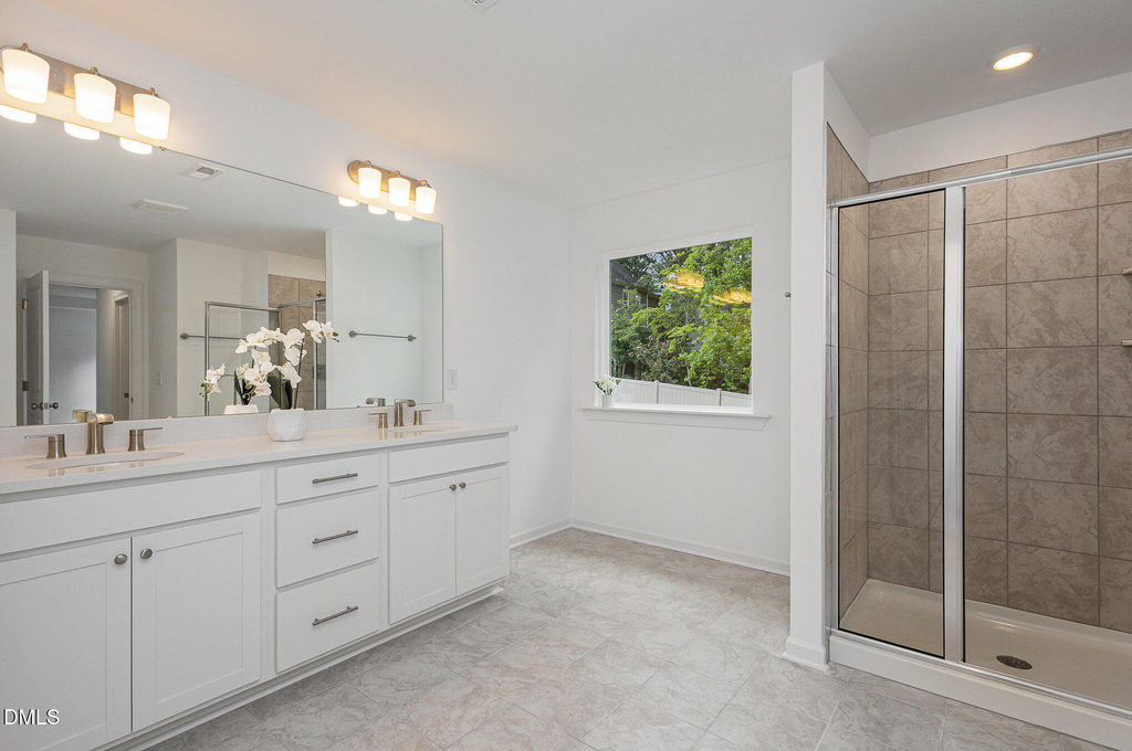 153 Hickory Grove Drive - Photo 8