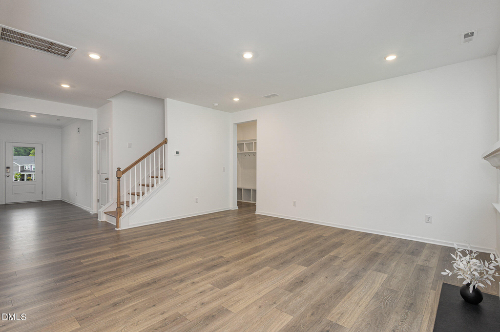 153 Hickory Grove Drive - Photo 4