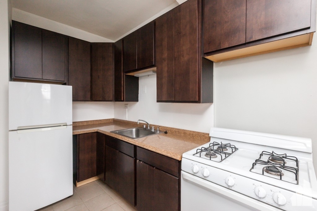 3831 N Fremont - Photo 1