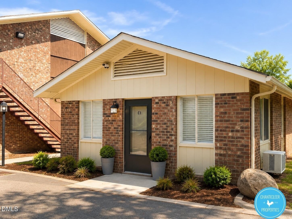 414 Raynor Street - Photo 0