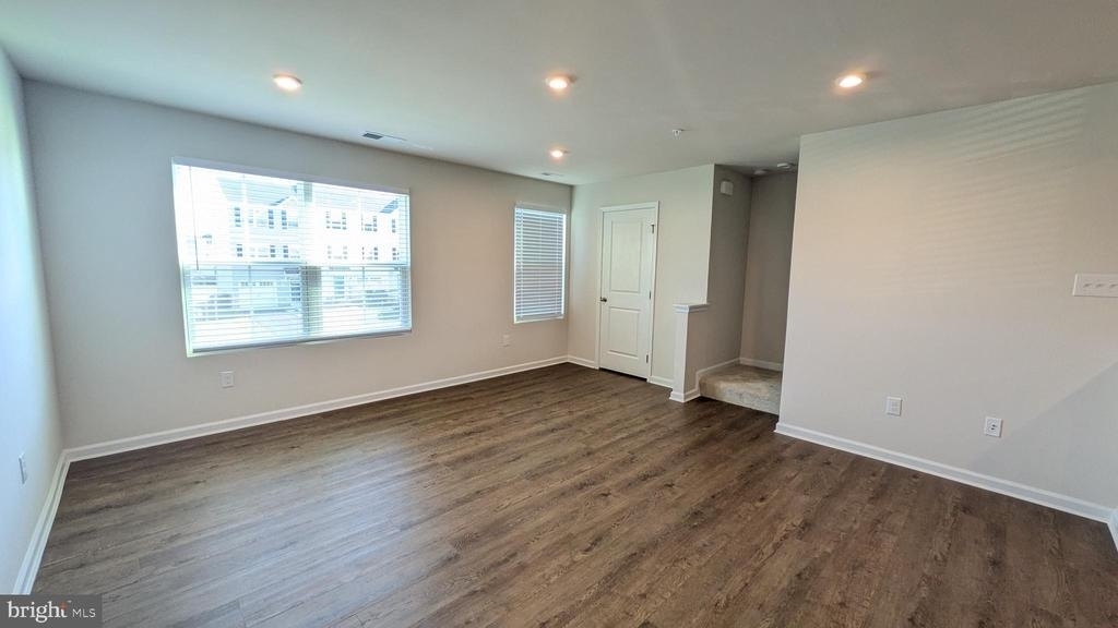 289 Hamilton Lane - Photo 3