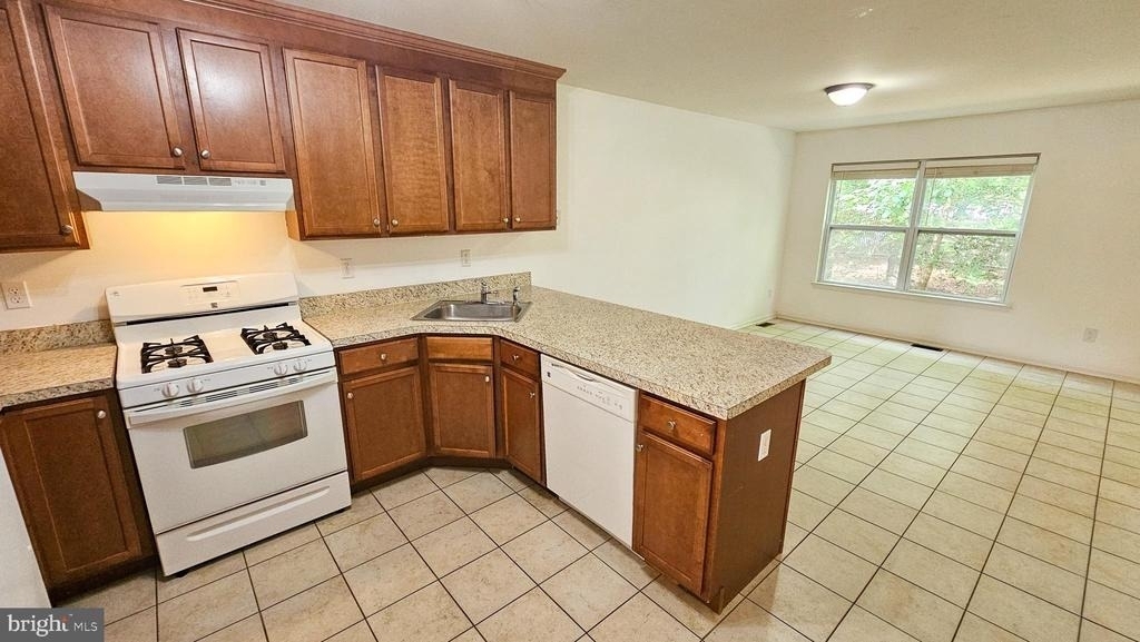 380 Radio Road - Photo 2