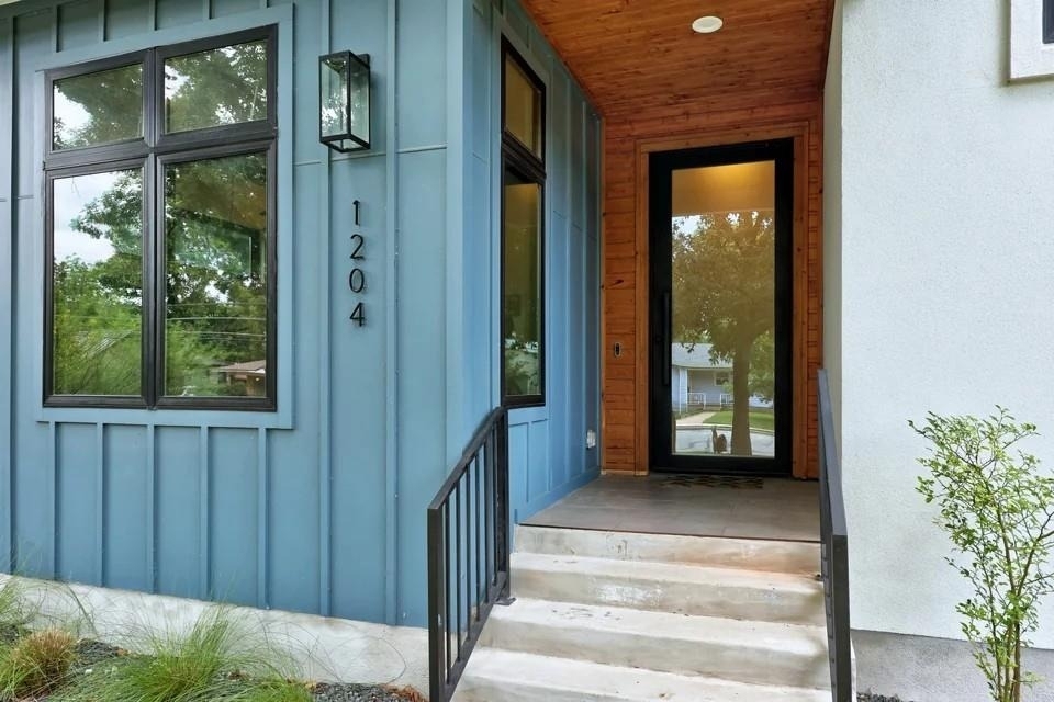 1204 Brentwood St - Photo 3