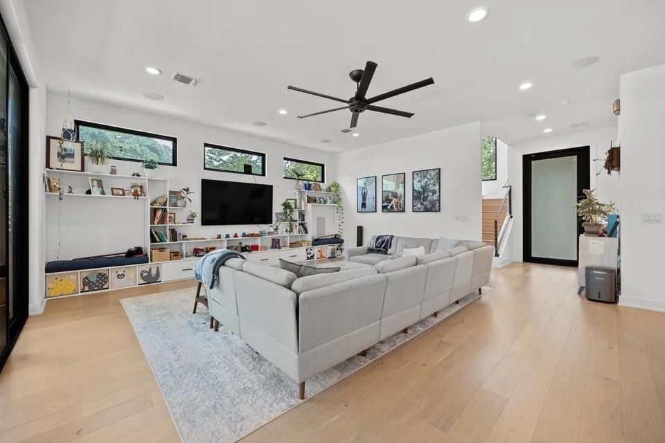 1204 Brentwood St - Photo 10