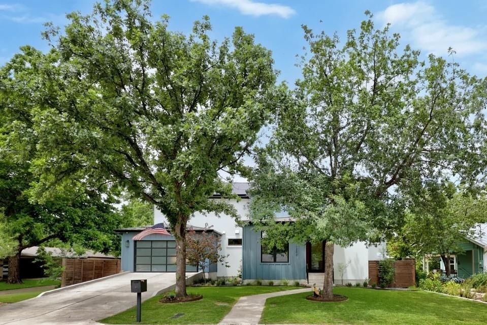 1204 Brentwood St - Photo 1