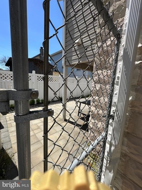 202 N Sacramento Avenue - Photo 14