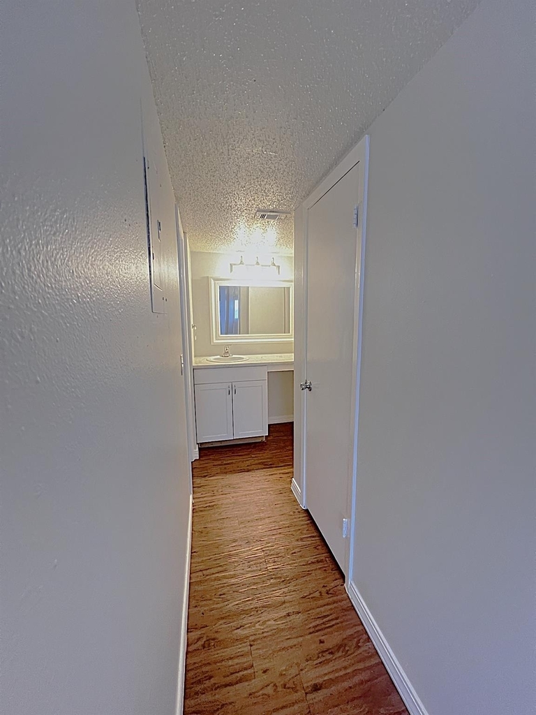 2602 Penny Ln - Photo 6