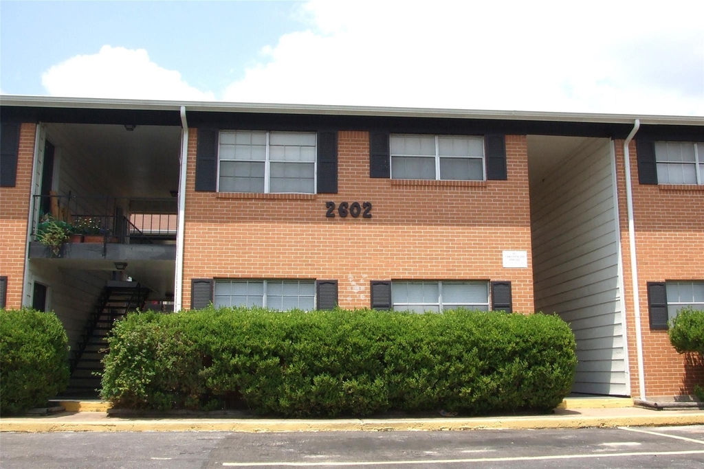 2602 Penny Ln - Photo 0