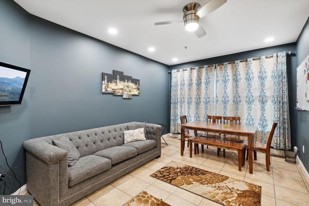 6005 Helmsman Way - Photo 10