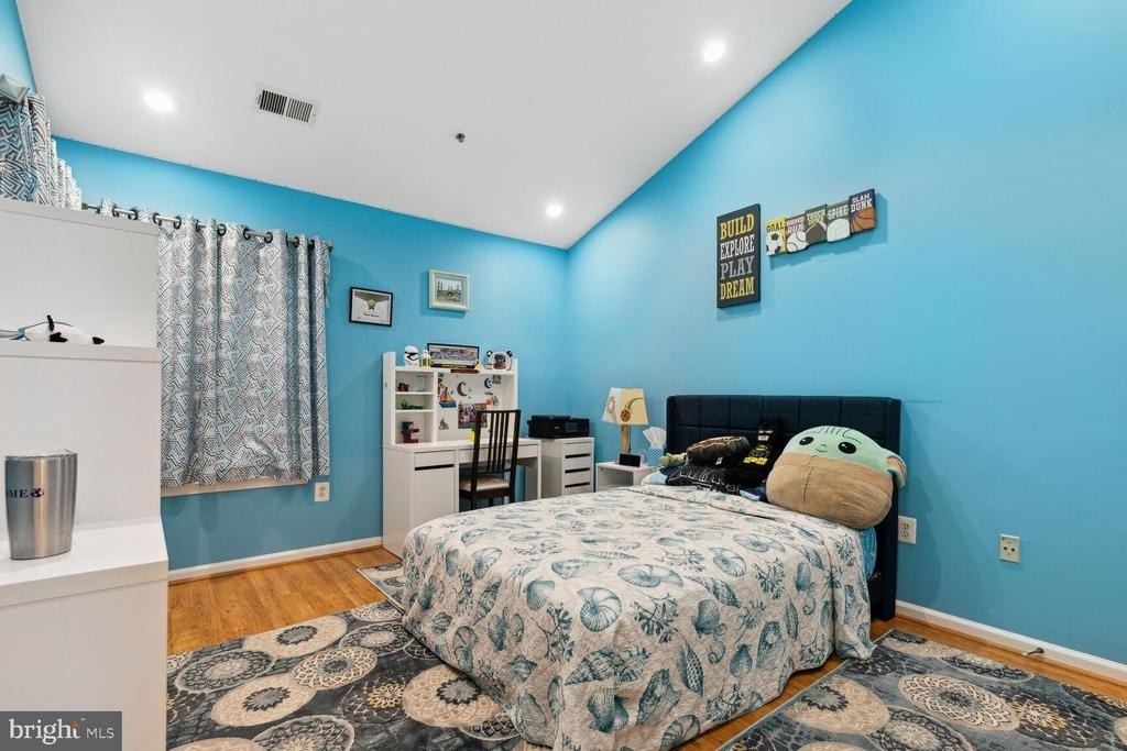 6005 Helmsman Way - Photo 24