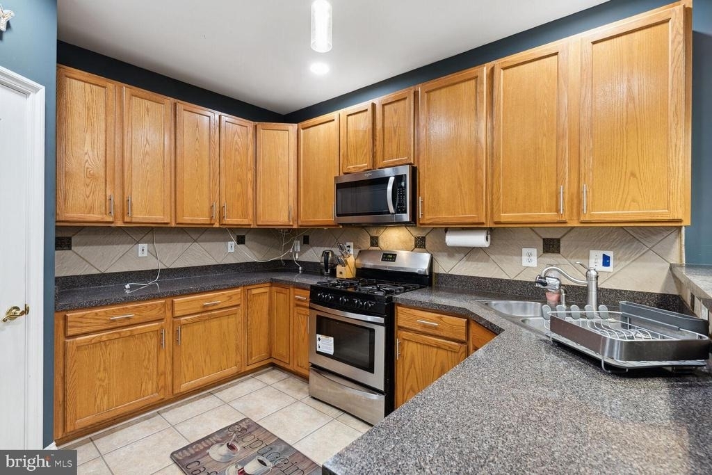 6005 Helmsman Way - Photo 16