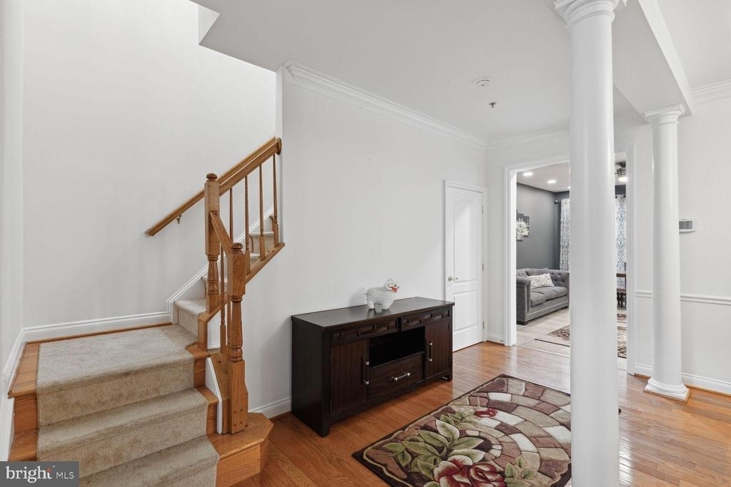 6005 Helmsman Way - Photo 7